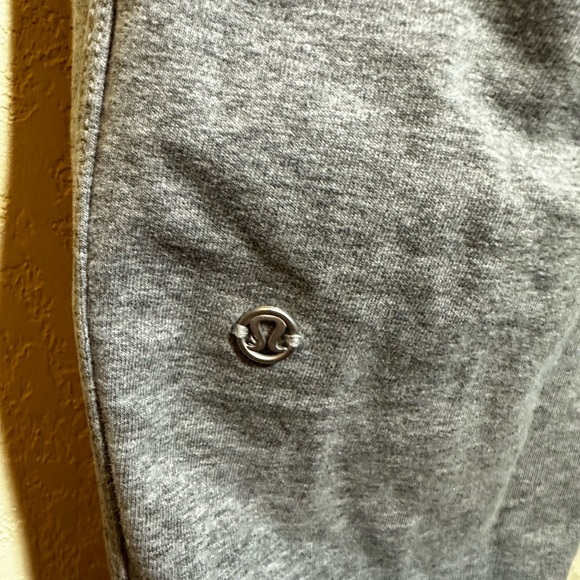lululemon joggers - Picture 3 of 3